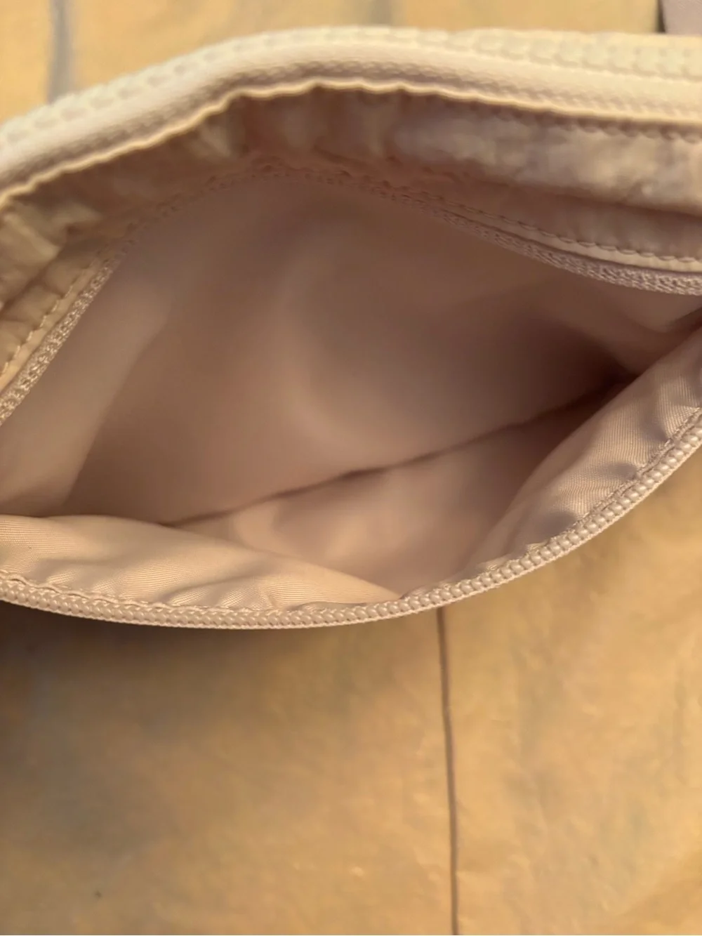 Lululemon Everywhere Belt Bag Cream/Silver